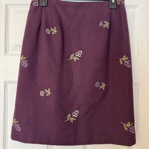 Victoria Holley Woman’s Plum Skirt Embroidered Flowers Size 8P Zip Back Closure